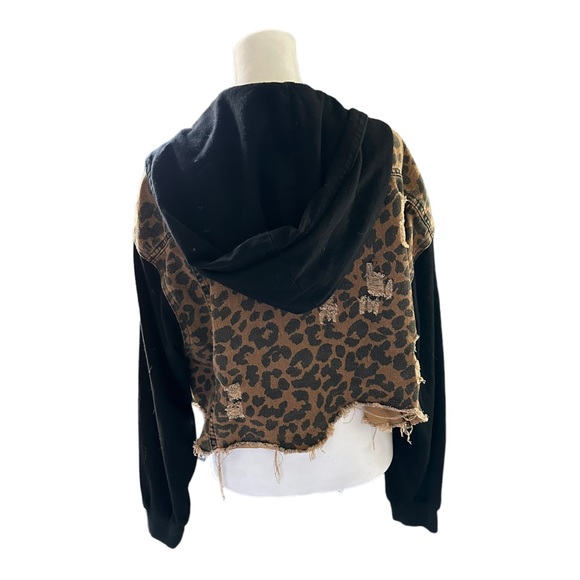 Dance & Marvel Jean Jacket Women Size M Distressed Crop Cutout Cheetah Print - Picture 5 of 8